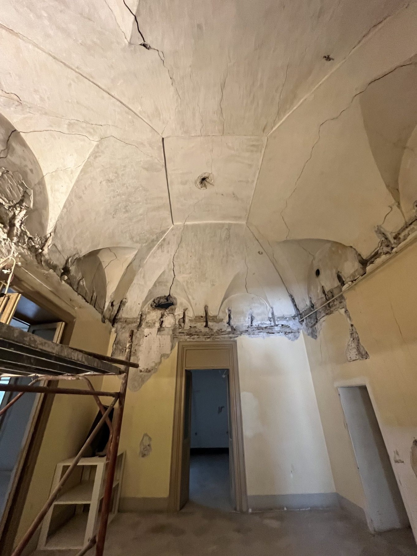 Appartamento Nobiliare su Strada Principale — 5