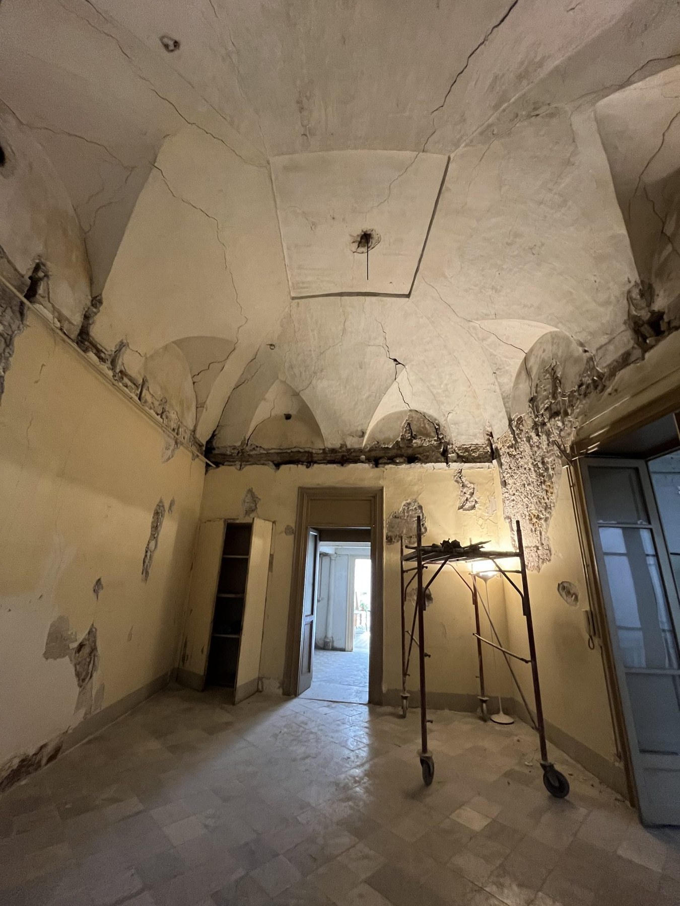 Appartamento Nobiliare su Strada Principale — 6