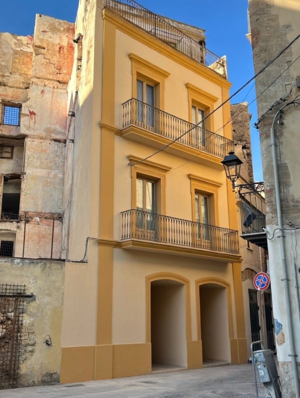 Appartamento con vista su Piazza in Centro Storico