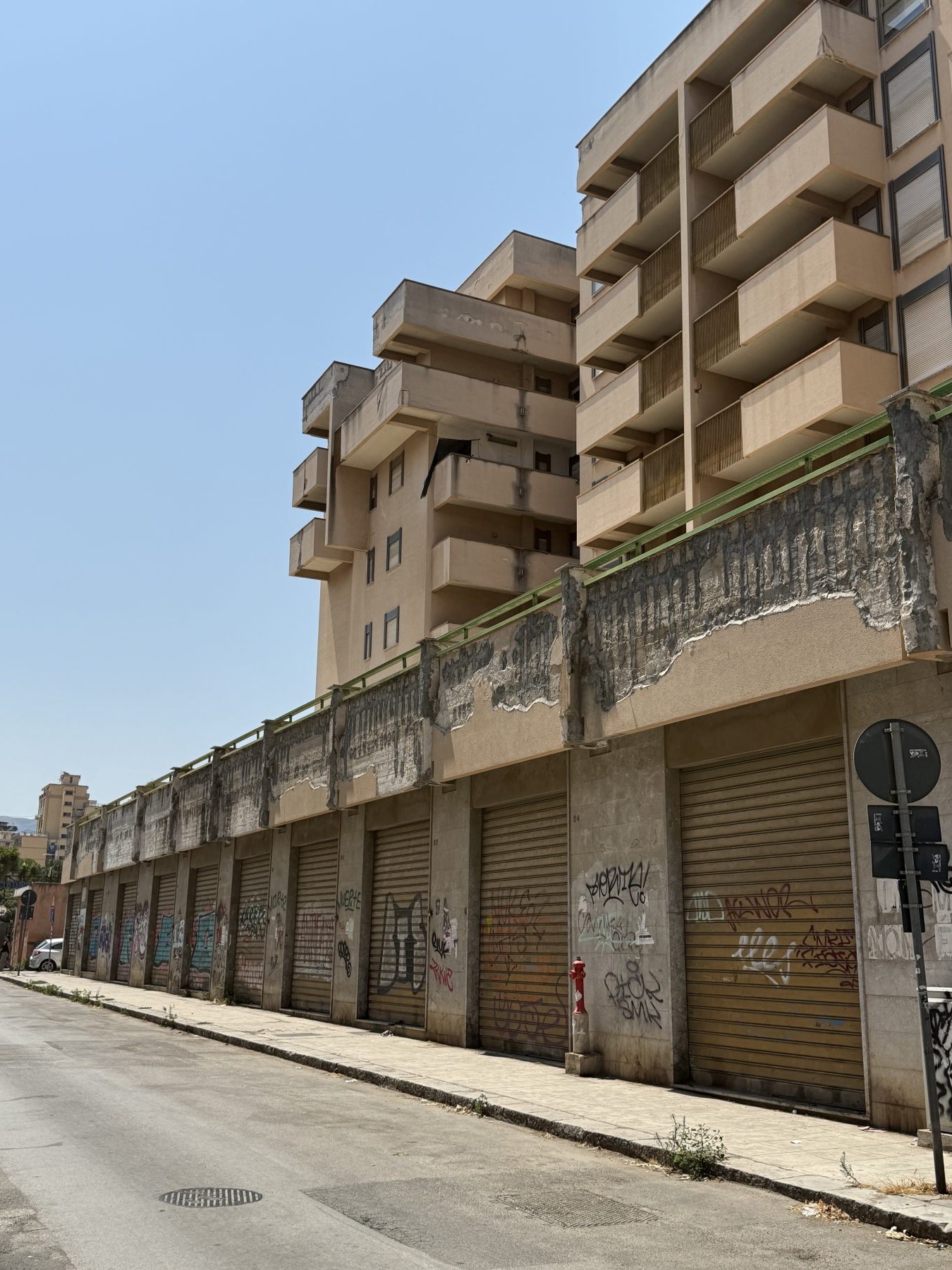 Grande Locale Commerciale — 4